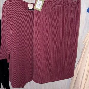 Elegant Ribbed Pink Skirt